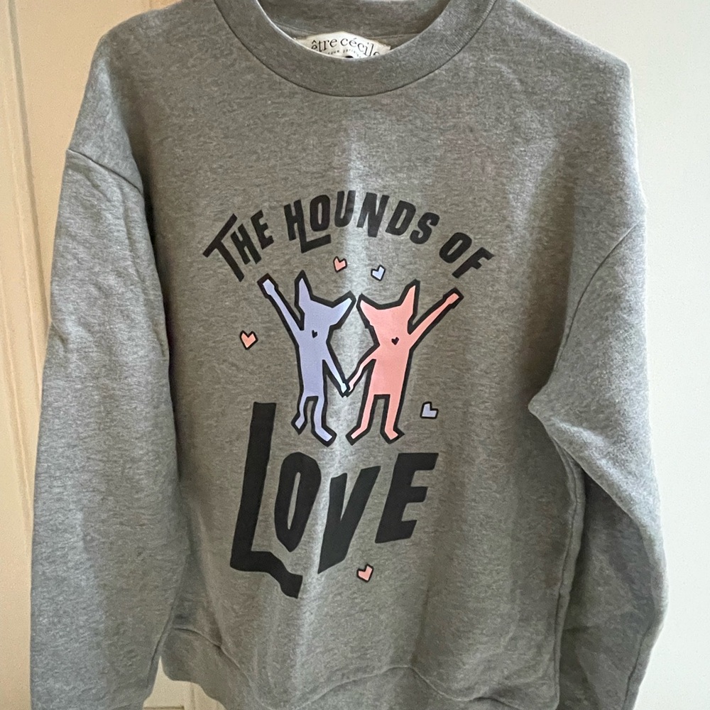 Etre Cecile Sweatshirt with Love Design
